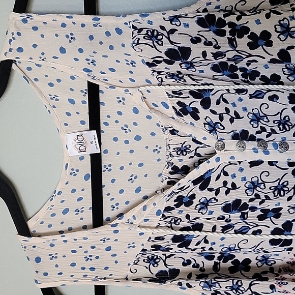 Bila Summer Gauze Breezy white small boho sleevless top - Picture 3 of 8